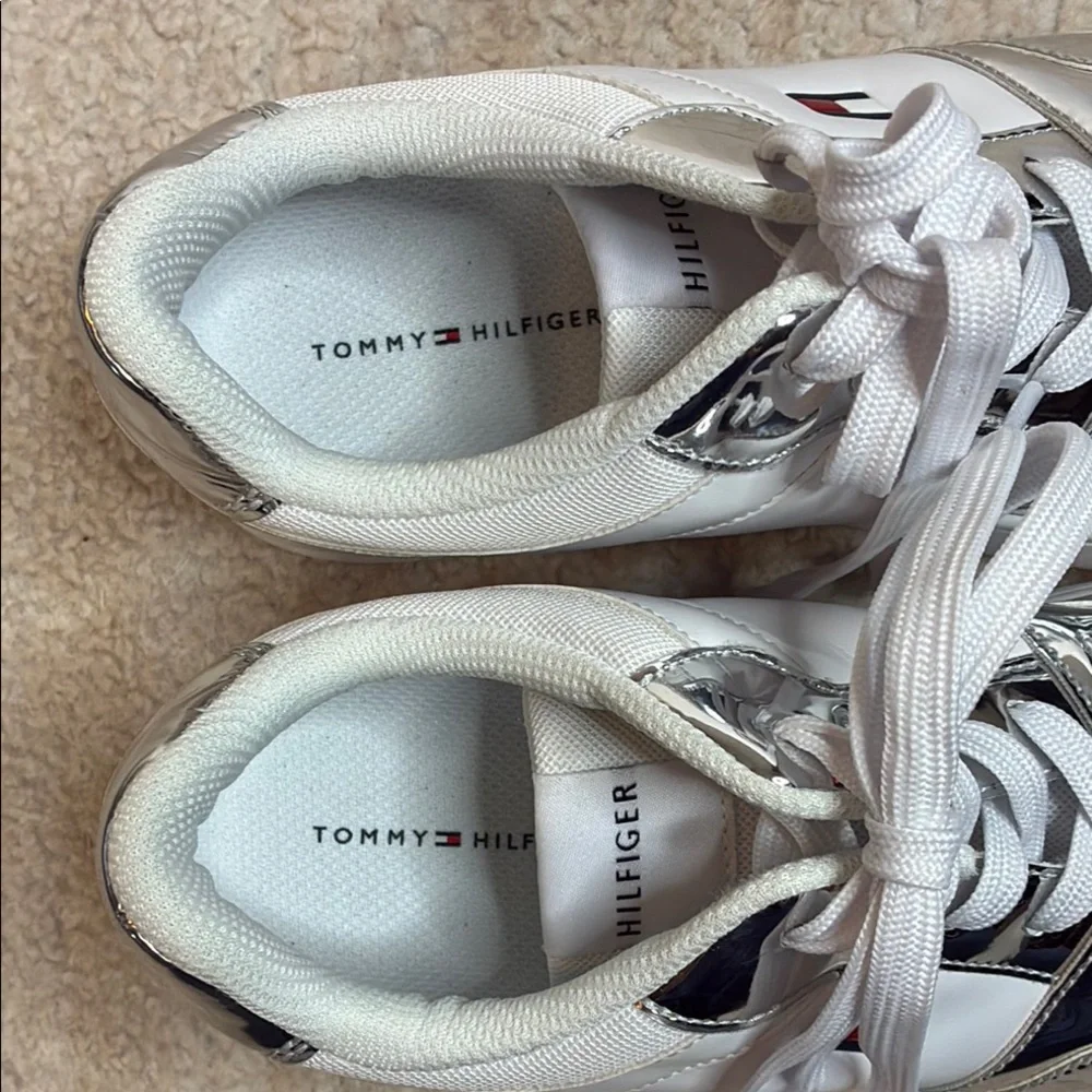 Tommy Hilfiger Women's Twigye Lace-Up White and Silver Sneakers